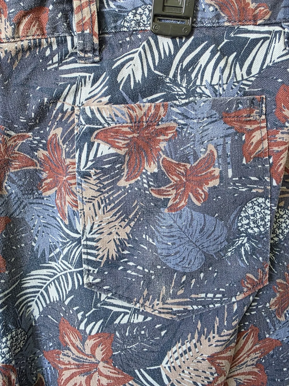 Bruno Milano Men's Tropical Floral Print Shorts Size 34 Cotton Vacation Beach